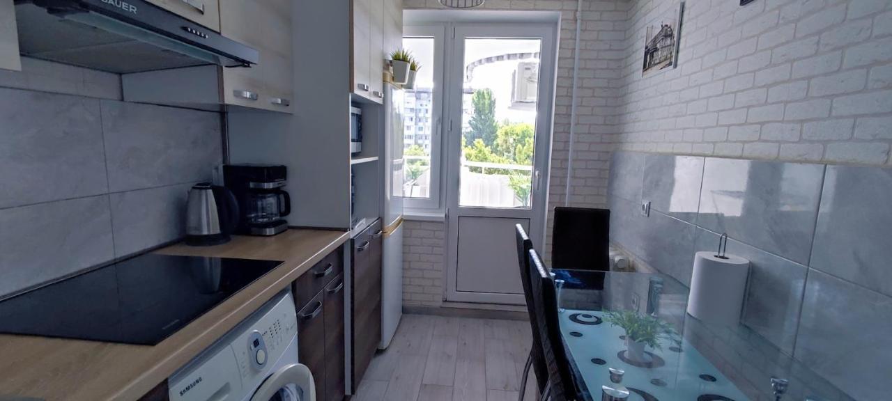 Large Apartment Near The Airport And City Center Chisinau Exterior photo